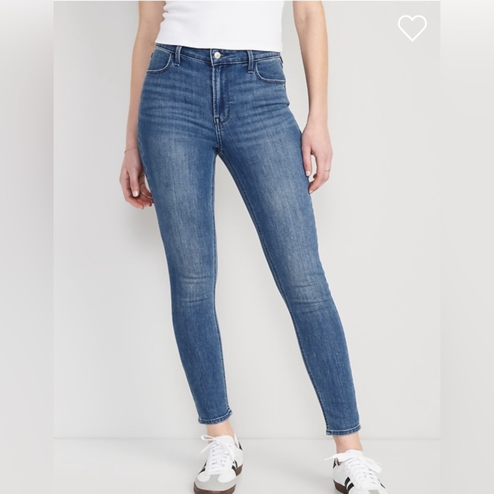 NWOT High Waisted Super Skinny Old Navy Jeans sz24